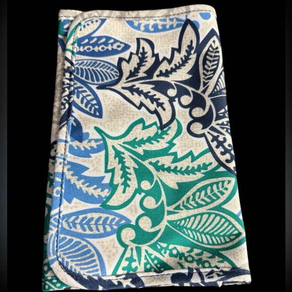 NWOT Vera Bradley Makeup Brush Holder in Santiago Pattern with Snap Closure - Picture 1 of 7